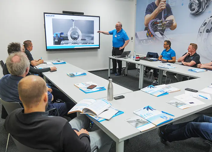 KEMPF in-house training at a machine tool manufacturer